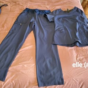 Elle scrubs